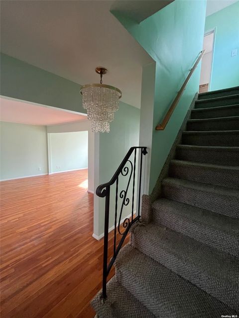 Homes For Sale - 110-40 176 Street<br/> Queens County, Jamaica, NY 11433