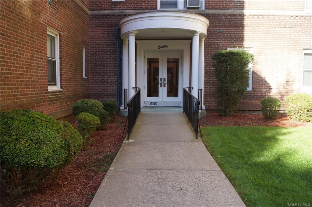 90 Bryant Avenue #5A BERKLEY, White Plains, New York image 2