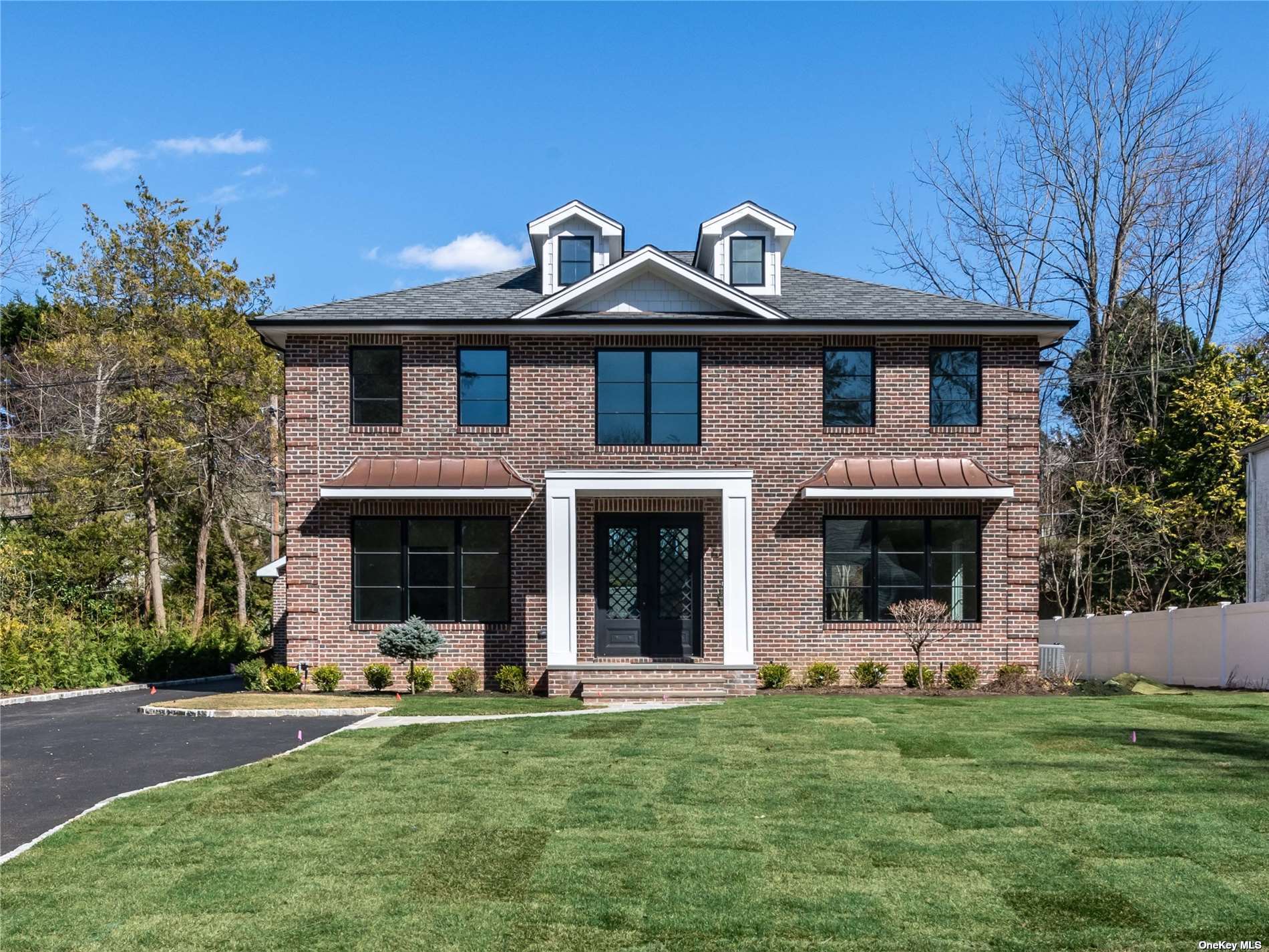 34 Mill Spring Road, Manhasset, New York image 1