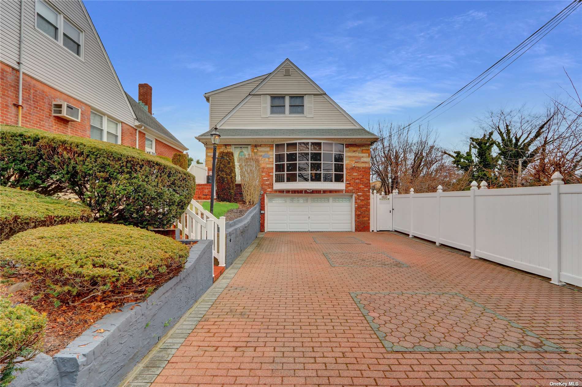 View Holliswood, NY 11423 house