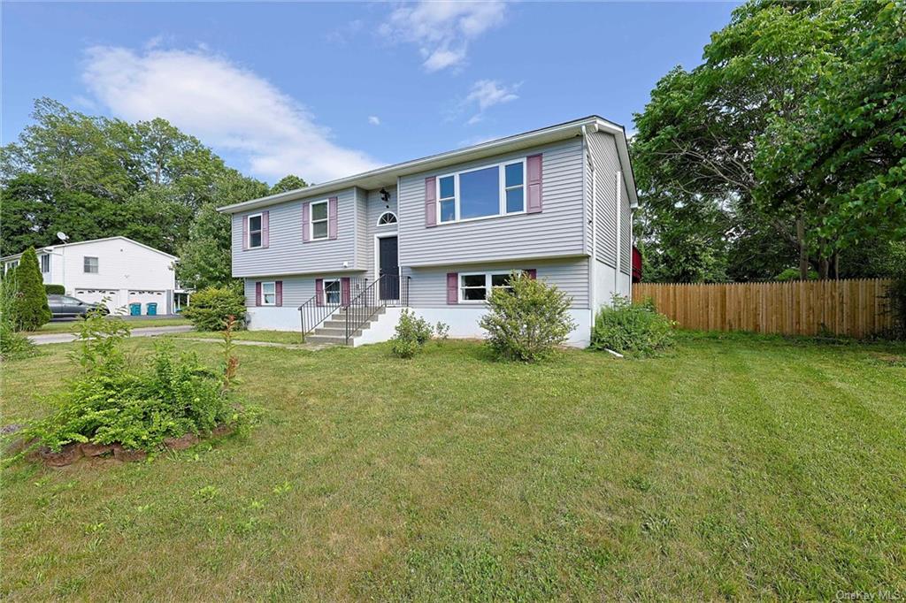 Property for Sale at 4 Stanley Lane, Wappingers Falls, New York - Bedrooms: 3 
Bathrooms: 3 
Rooms: 9  - $425,000