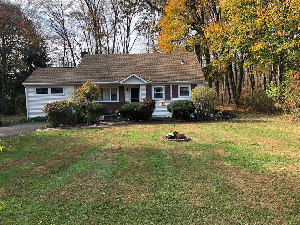 2731 Strang Boulevard, Yorktown Heights, New York - 3 Bedrooms  
2 Bathrooms  
7 Rooms - 