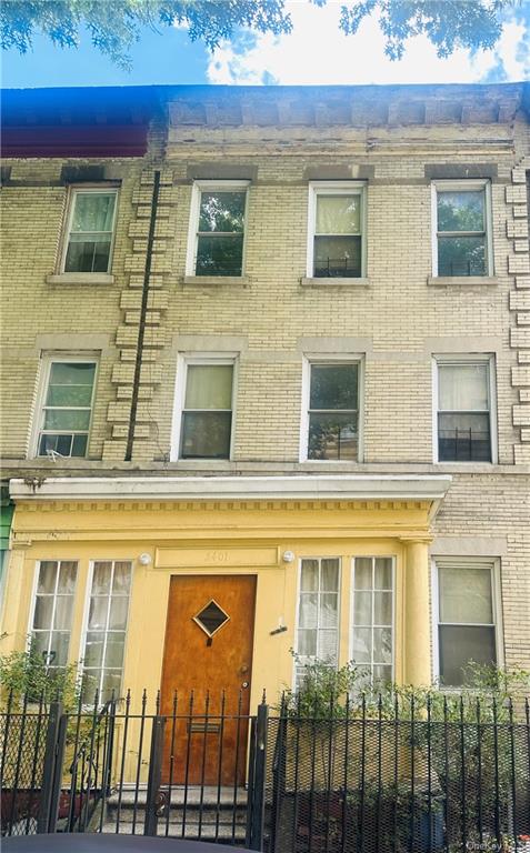 2401 Walton Avenue, Bronx, New York - 6 Bedrooms  
4 Bathrooms - 