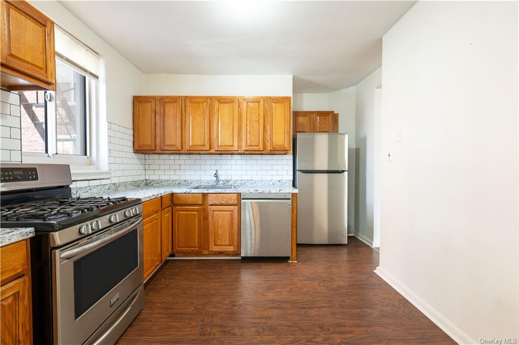 Rental Property at 629 Kappock Street 2P, Bronx, New York - Bedrooms: 2 
Bathrooms: 1 
Rooms: 4  - $3,100 MO.