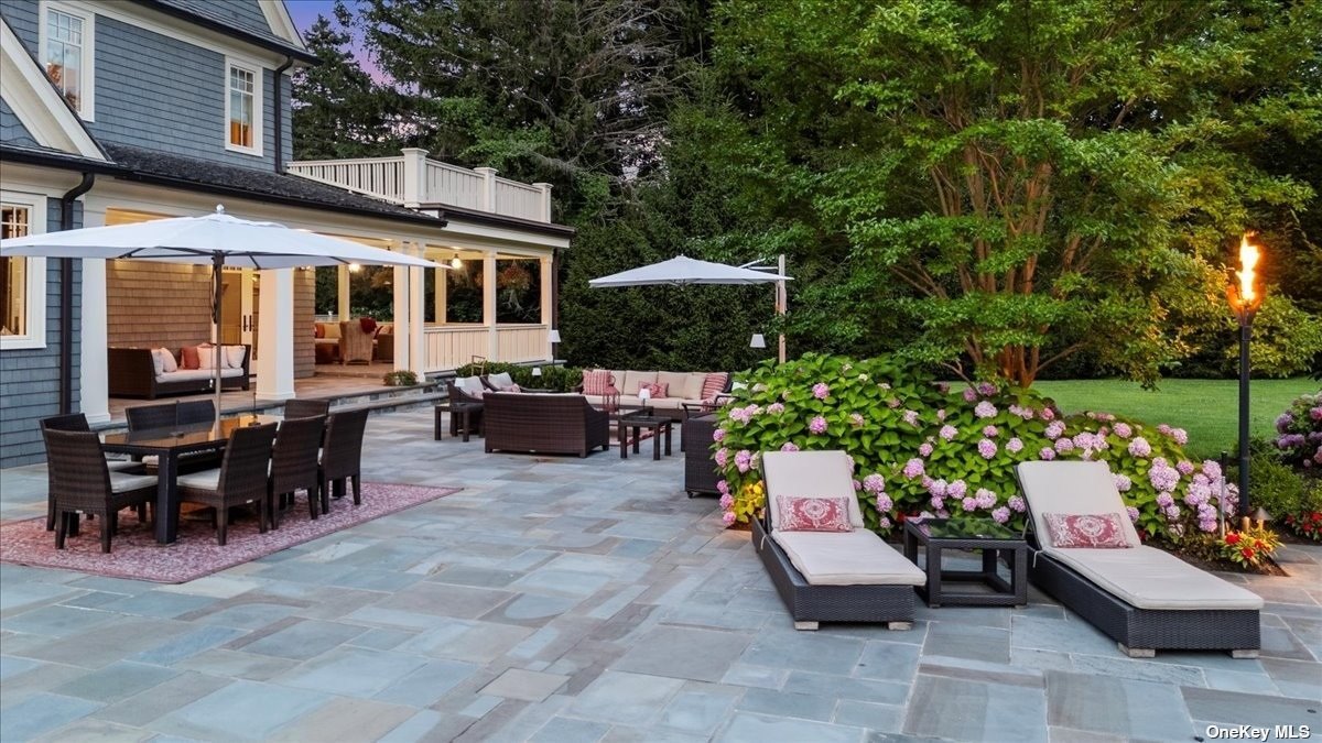 Lloyd Harbor, New York 11743, United States, 5 Bedrooms Bedrooms, ,8 BathroomsBathrooms,Residential,Pending,29456