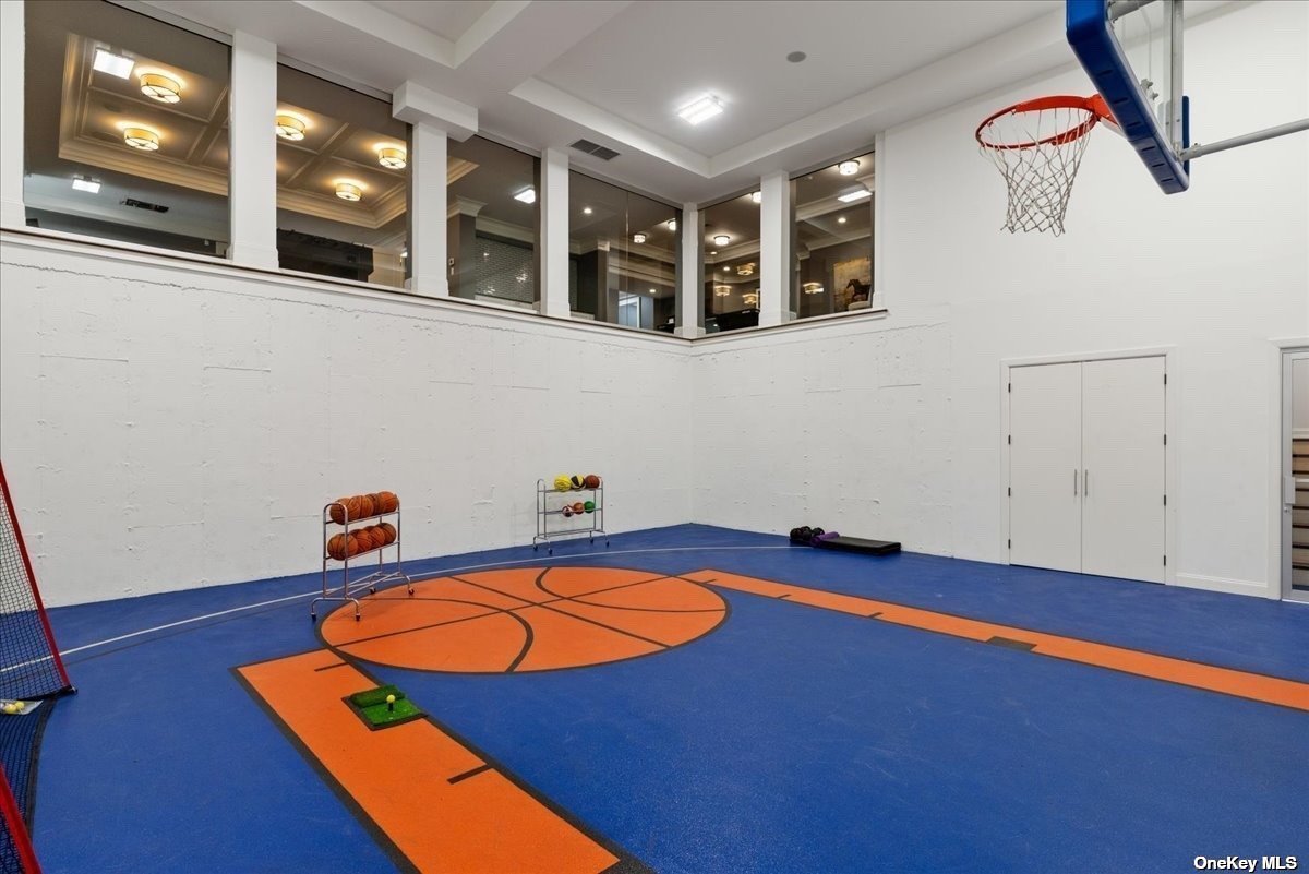 Lloyd Harbor, New York 11743, United States, 5 Bedrooms Bedrooms, ,8 BathroomsBathrooms,Residential,Pending,29456