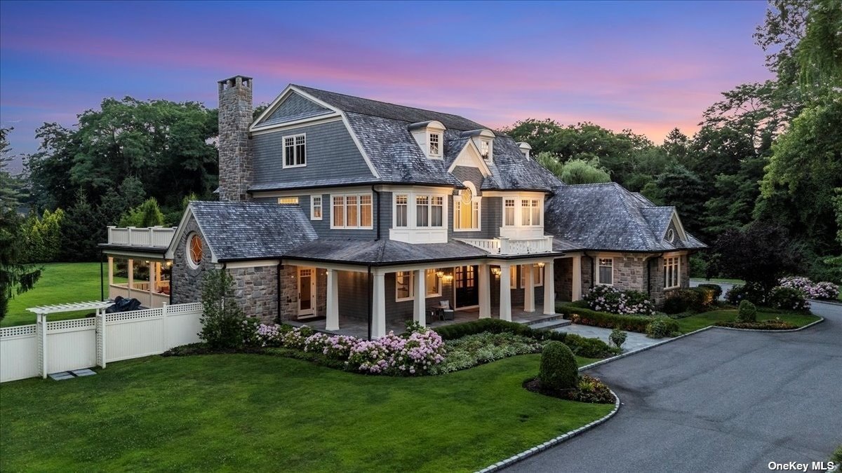 Property for Sale at 5 West Gate Road, Lloyd Harbor, Hamptons, NY - Bedrooms: 5 
Bathrooms: 8.5  - $6,500,000