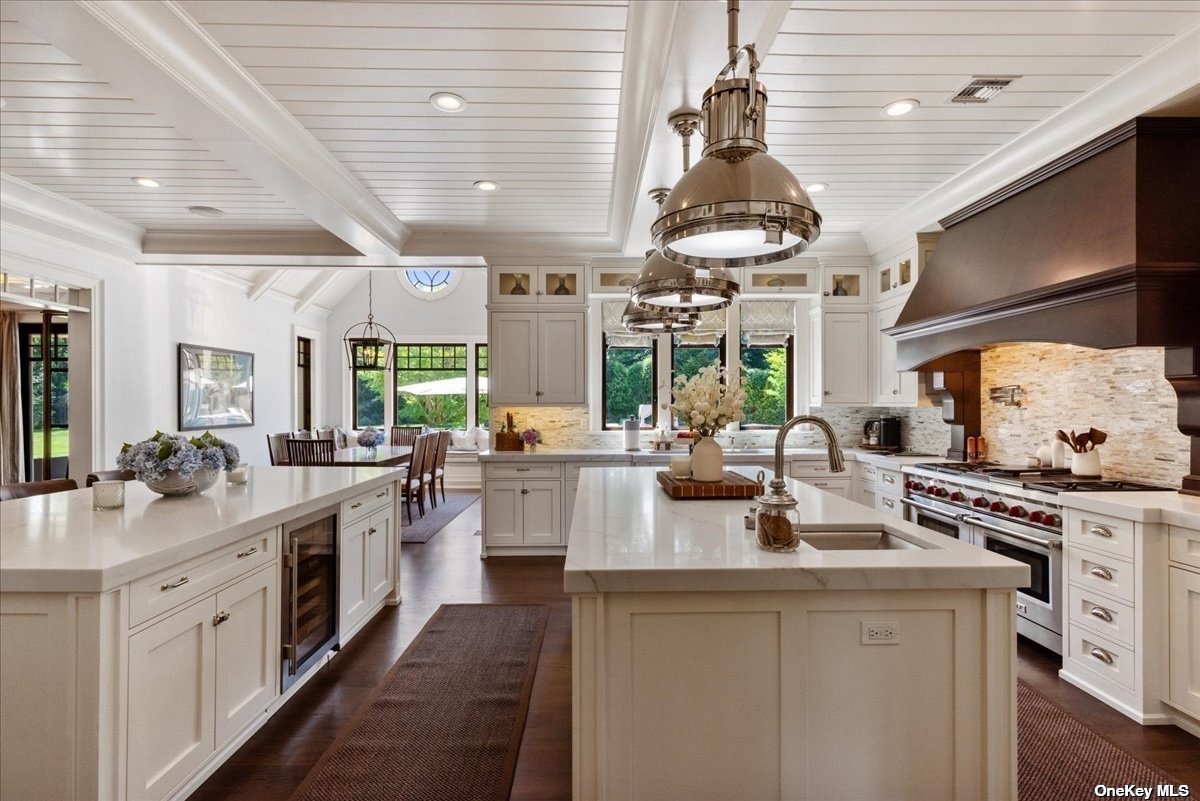 Lloyd Harbor, New York 11743, United States, 5 Bedrooms Bedrooms, ,8 BathroomsBathrooms,Residential,Pending,29456