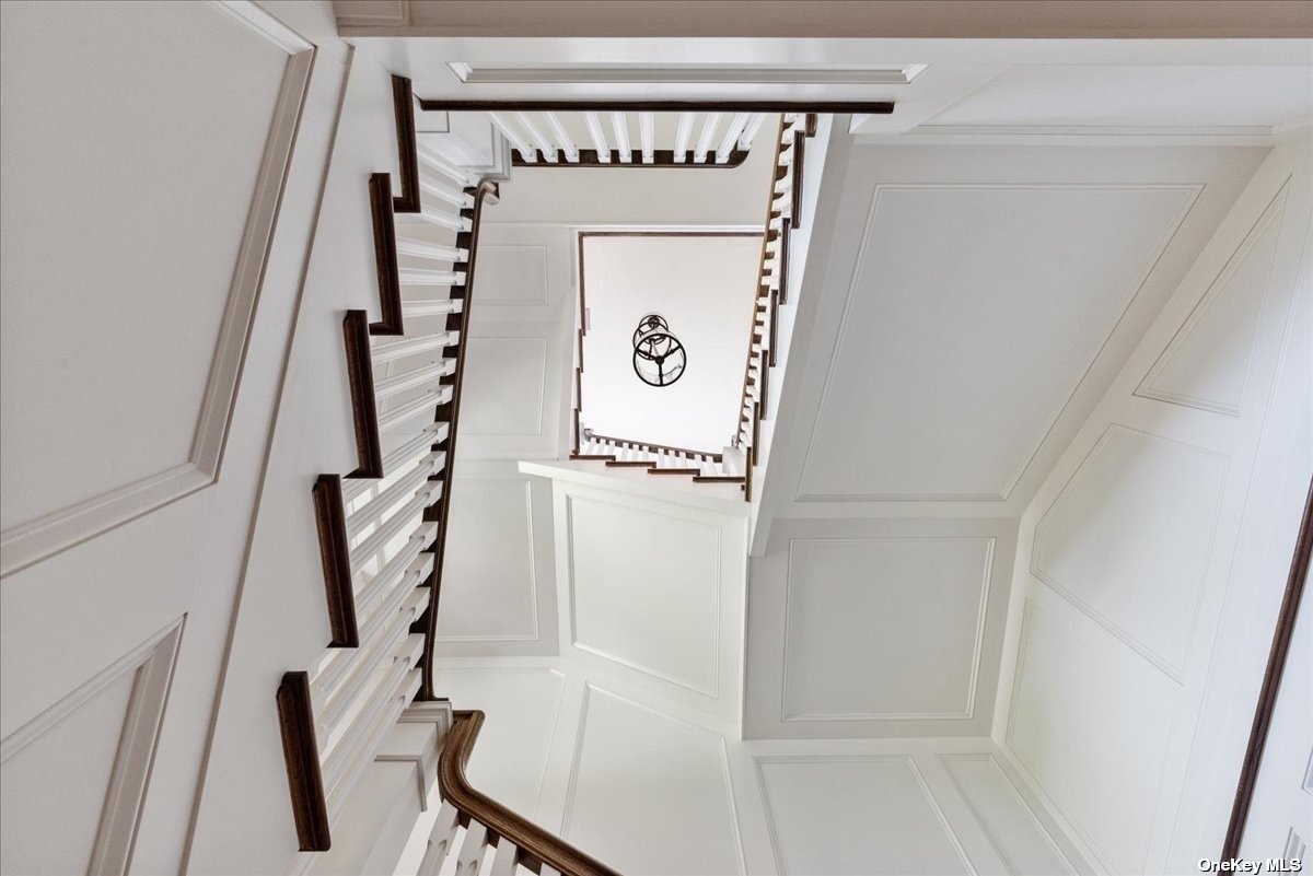 Lloyd Harbor, New York 11743, United States, 5 Bedrooms Bedrooms, ,8 BathroomsBathrooms,Residential,Pending,29456