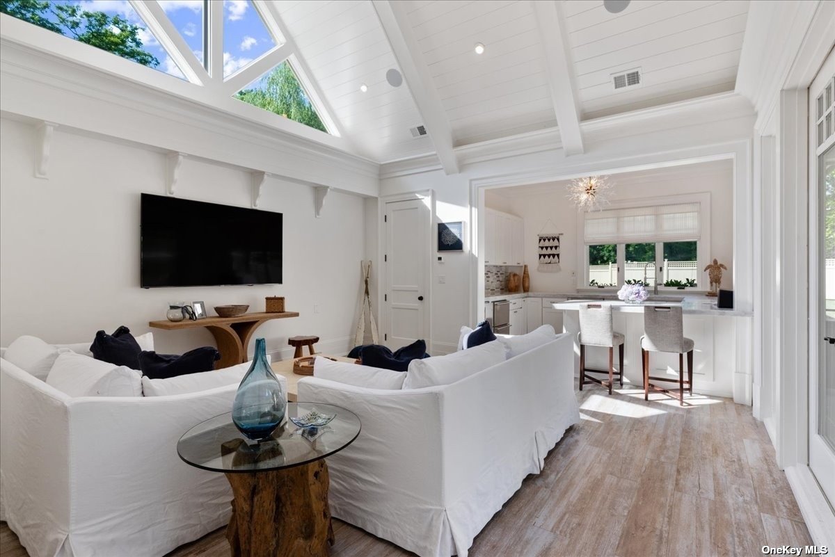 Lloyd Harbor, New York 11743, United States, 5 Bedrooms Bedrooms, ,8 BathroomsBathrooms,Residential,Pending,29456