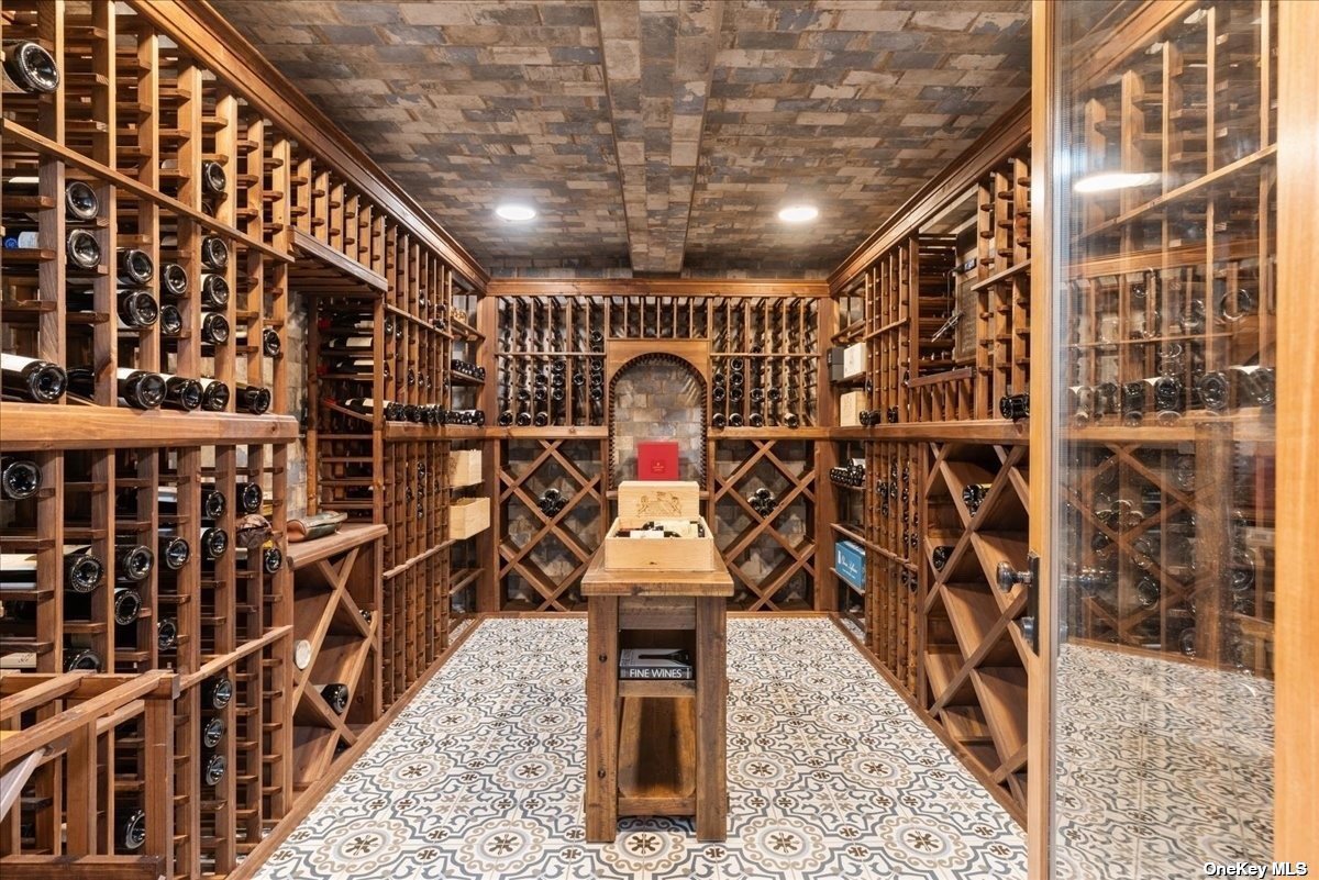 Lloyd Harbor, New York 11743, United States, 5 Bedrooms Bedrooms, ,8 BathroomsBathrooms,Residential,Pending,29456