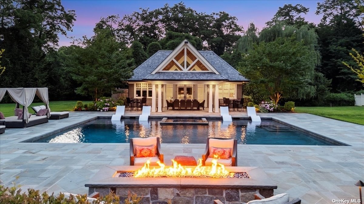 Lloyd Harbor, New York 11743, United States, 5 Bedrooms Bedrooms, ,8 BathroomsBathrooms,Residential,Pending,29456