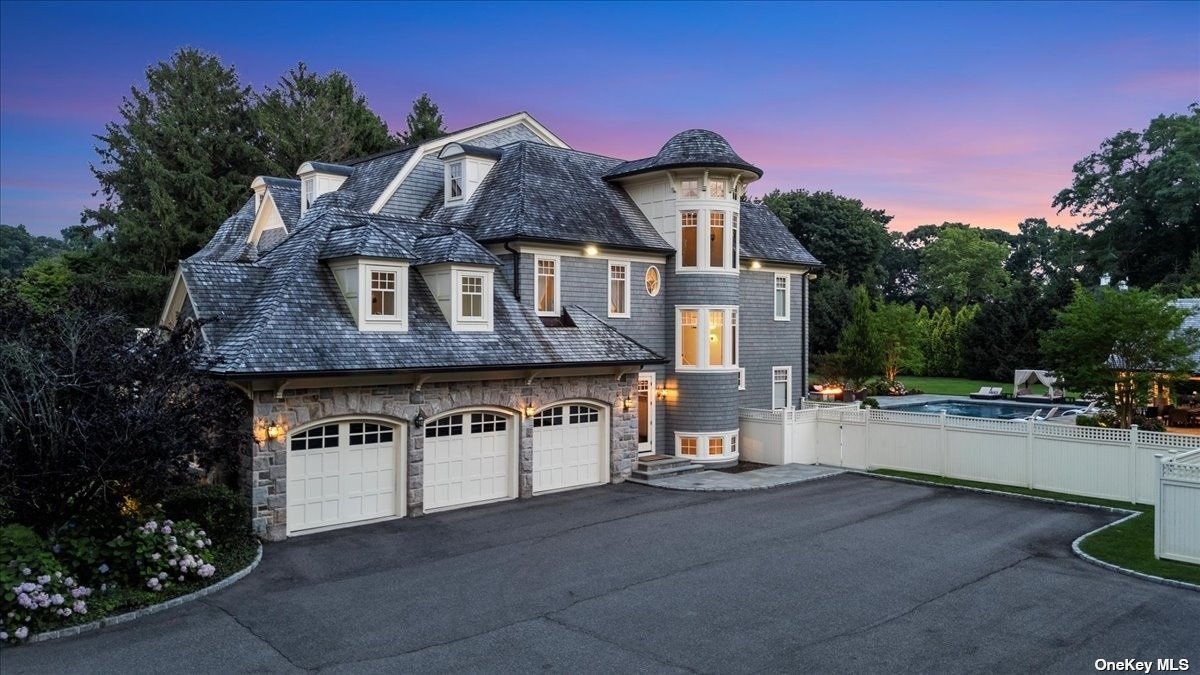 Lloyd Harbor, New York 11743, United States, 5 Bedrooms Bedrooms, ,8 BathroomsBathrooms,Residential,Pending,29456