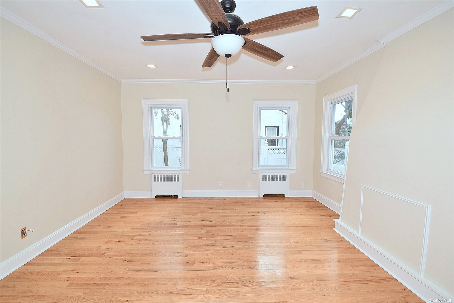 Photo 5 of 23 of 82-43 233rd Street house