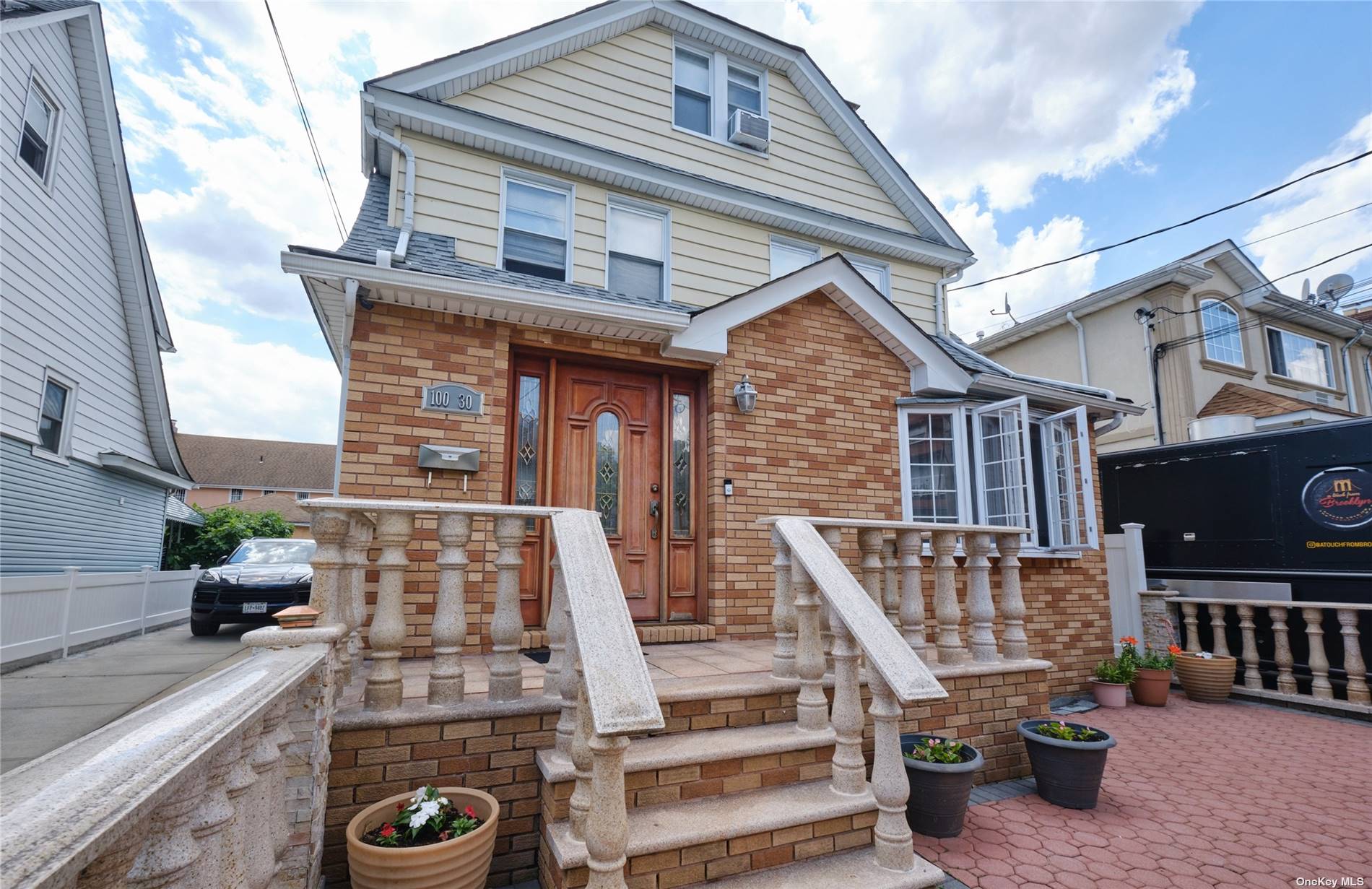 Property for Sale at 10030 196th Street, Hollis, Queens, NY - Bedrooms: 4 
Bathrooms: 3 
Rooms: 7  - $999,900