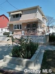 Property for Sale at Baisley Blvd Blvd, Jamaica, Queens, NY - Bedrooms: 6 
Bathrooms: 5 
Rooms: 17  - $1,327,000