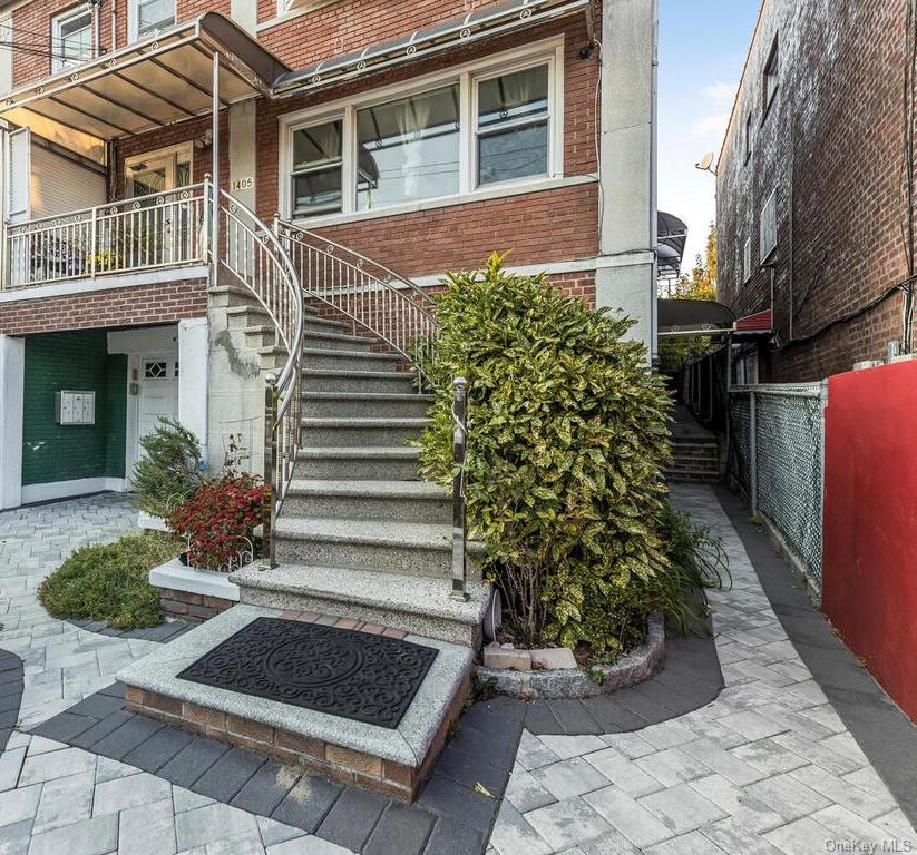 1405 E 233rd Street, Bronx, New York - 6 Bedrooms  
3 Bathrooms - 