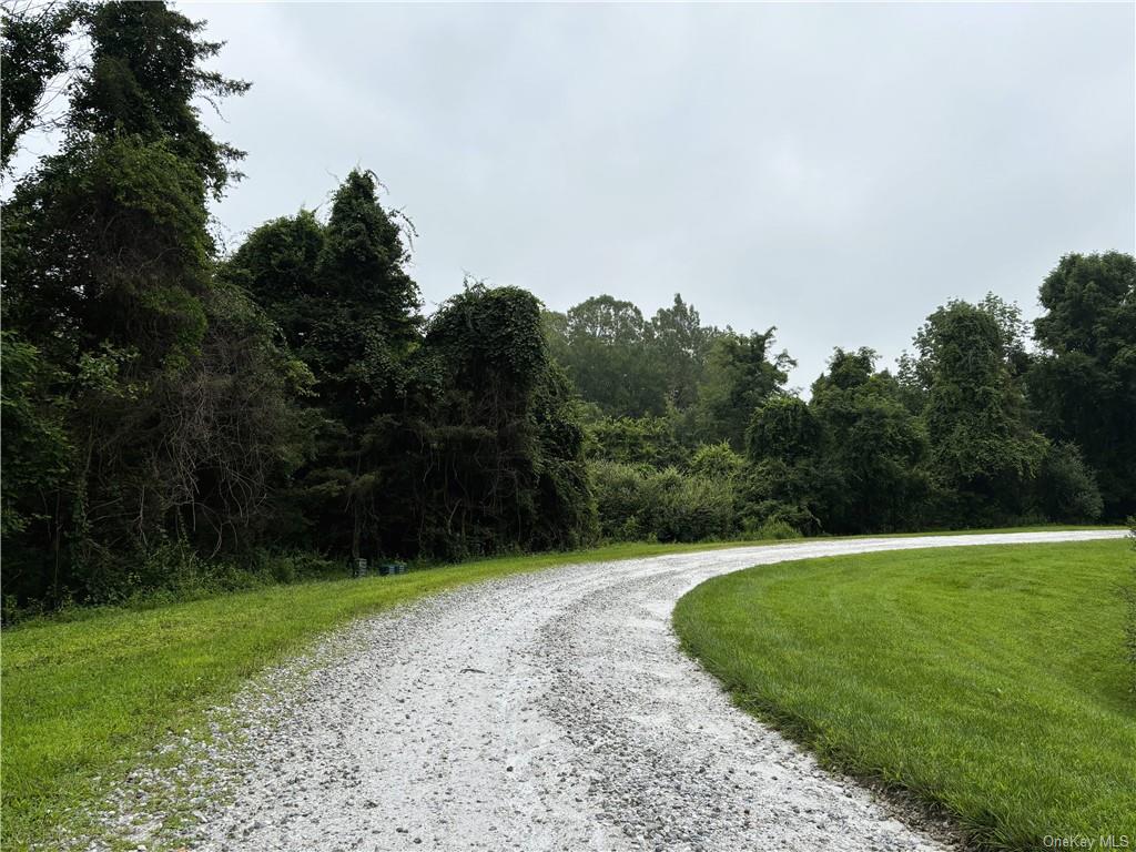 Estate Drive, Pawling, New York image 2