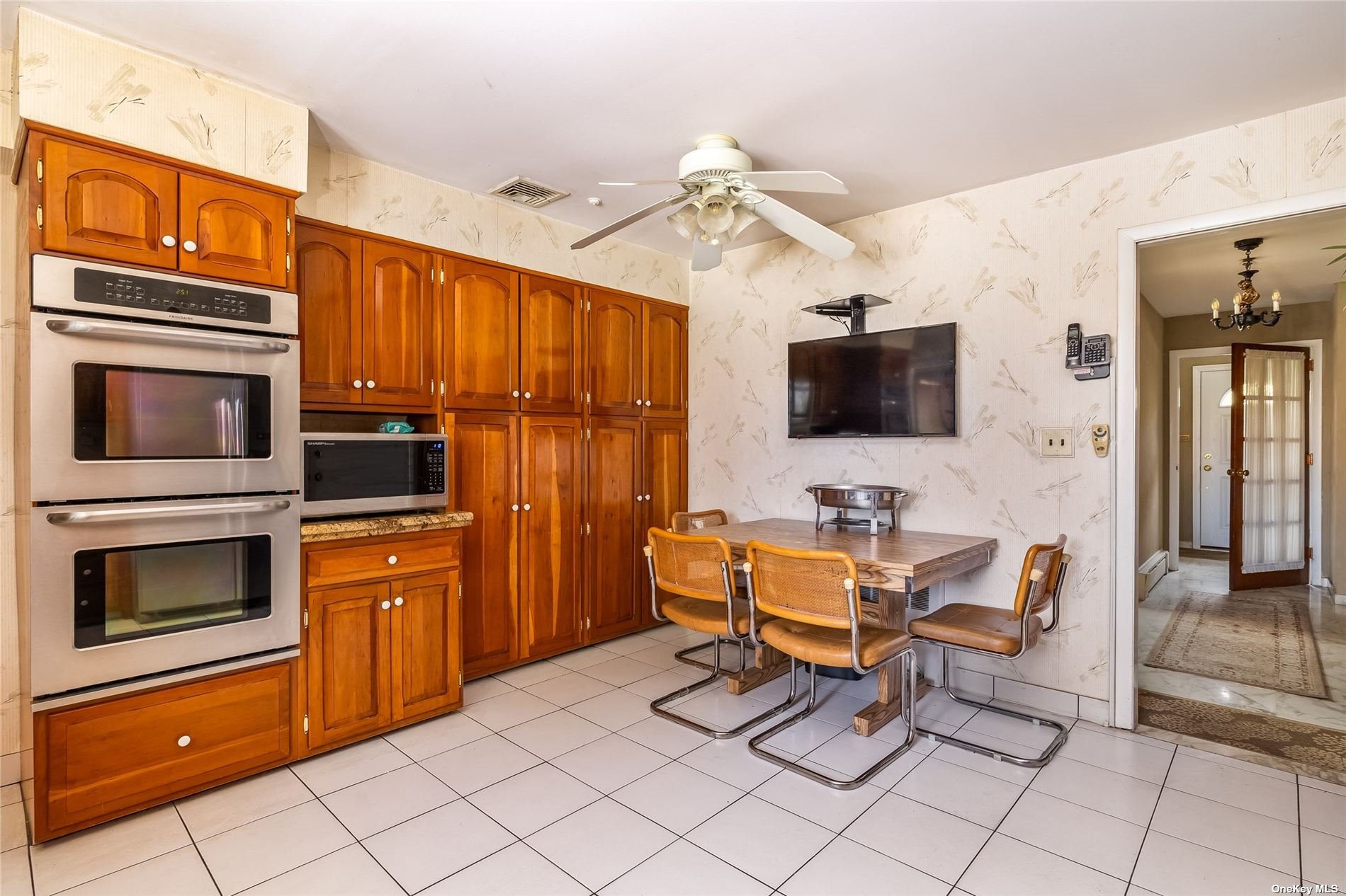 189 Blackheath Road, Lido Beach, New York image 3