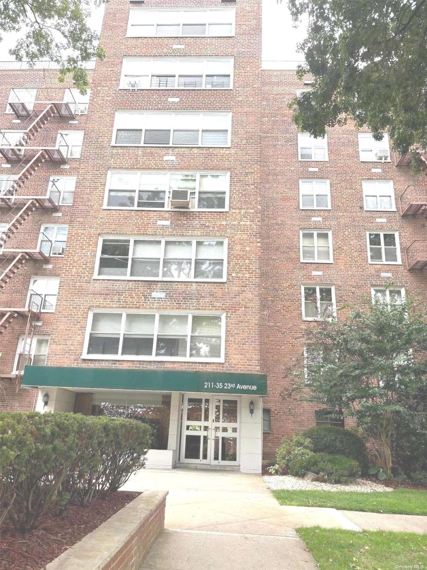 21135 23rd Ave Ave 5K, Bayside, Queens, NY - 3 Bedrooms  
2 Bathrooms  
6 Rooms - 