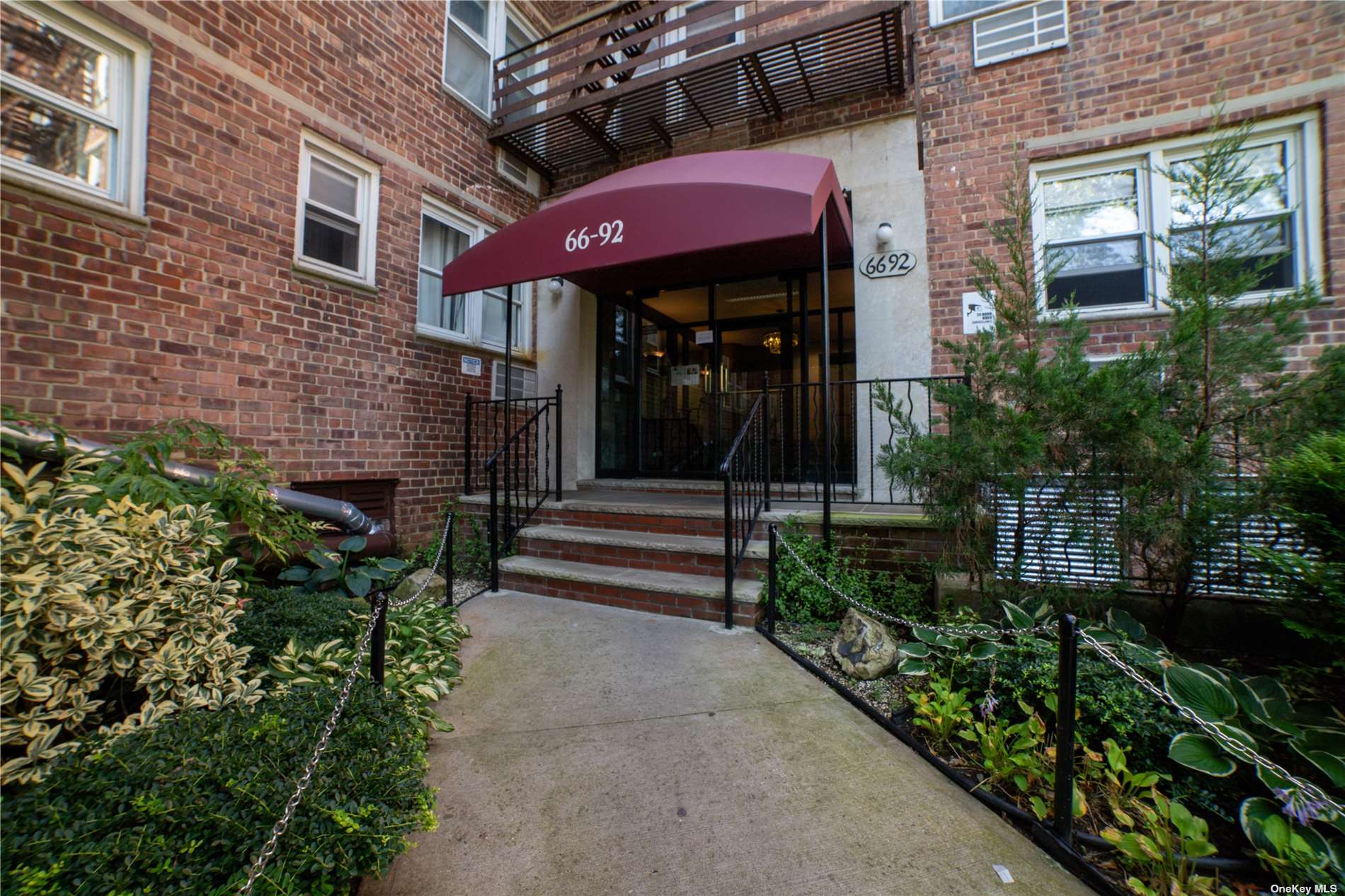 Property for Sale at Selfridge Street 3E, Forest Hills, Queens, NY - Bedrooms: 1 
Bathrooms: 1 
Rooms: 4  - $260,000