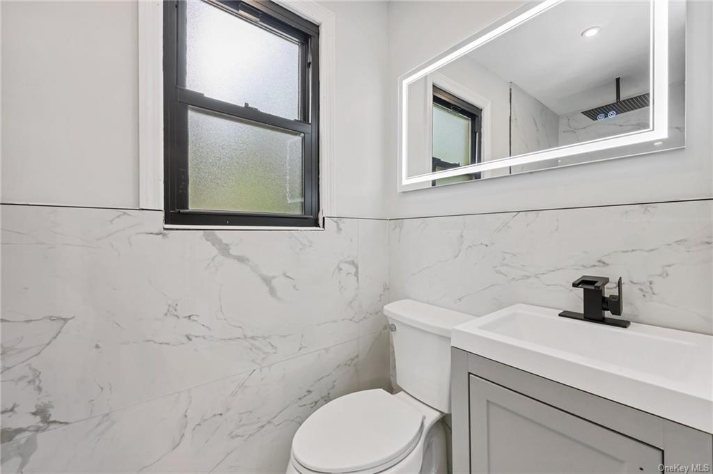 White Plains, New York 10604, United States, 4 Bedrooms Bedrooms, ,2 BathroomsBathrooms,Residential,Pending,54196