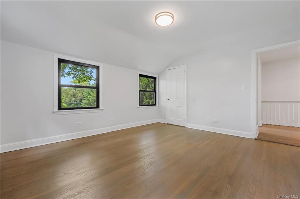 White Plains, New York 10604, United States, 4 Bedrooms Bedrooms, ,2 BathroomsBathrooms,Residential,Pending,54196