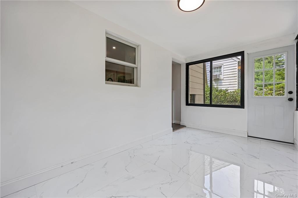 White Plains, New York 10604, United States, 4 Bedrooms Bedrooms, ,2 BathroomsBathrooms,Residential,Pending,54196