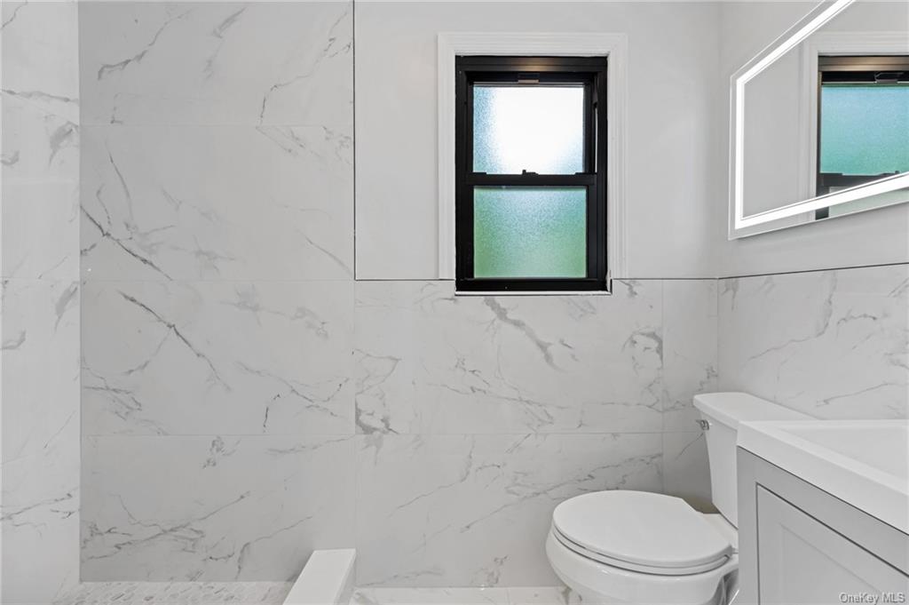 White Plains, New York 10604, United States, 4 Bedrooms Bedrooms, ,2 BathroomsBathrooms,Residential,Pending,54196