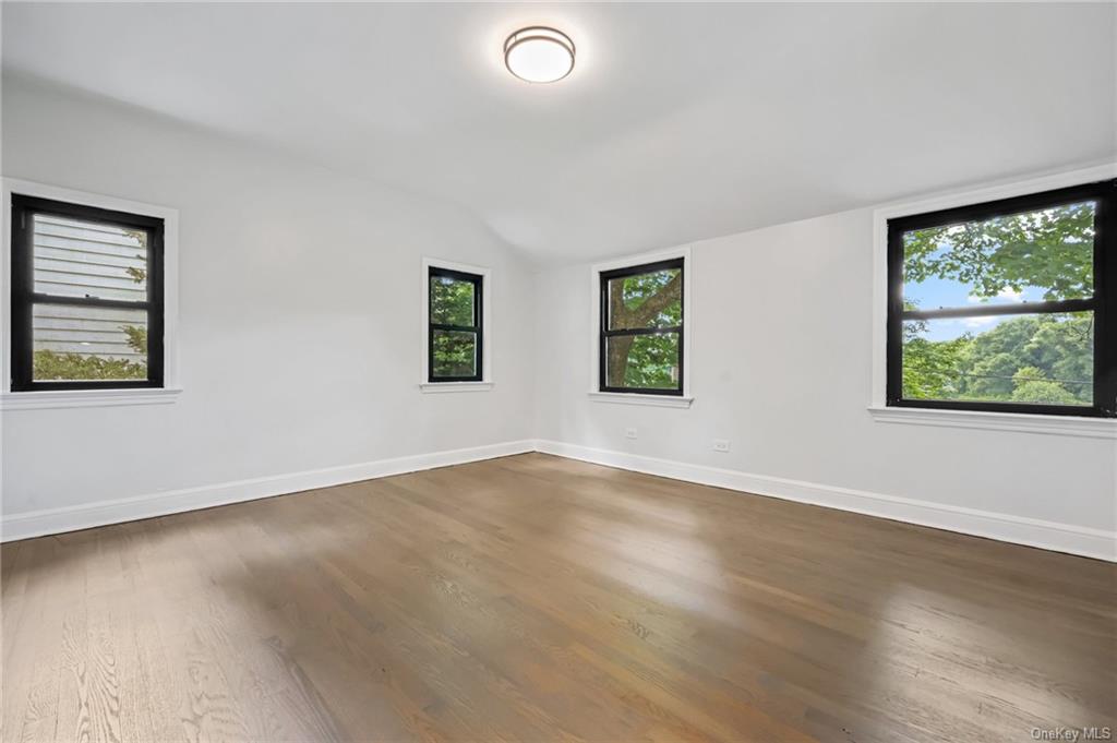 White Plains, New York 10604, United States, 4 Bedrooms Bedrooms, ,2 BathroomsBathrooms,Residential,Pending,54196