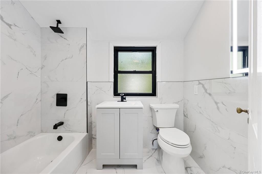 White Plains, New York 10604, United States, 4 Bedrooms Bedrooms, ,2 BathroomsBathrooms,Residential,Pending,54196