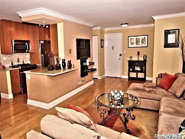 18-05 215th Street 5G