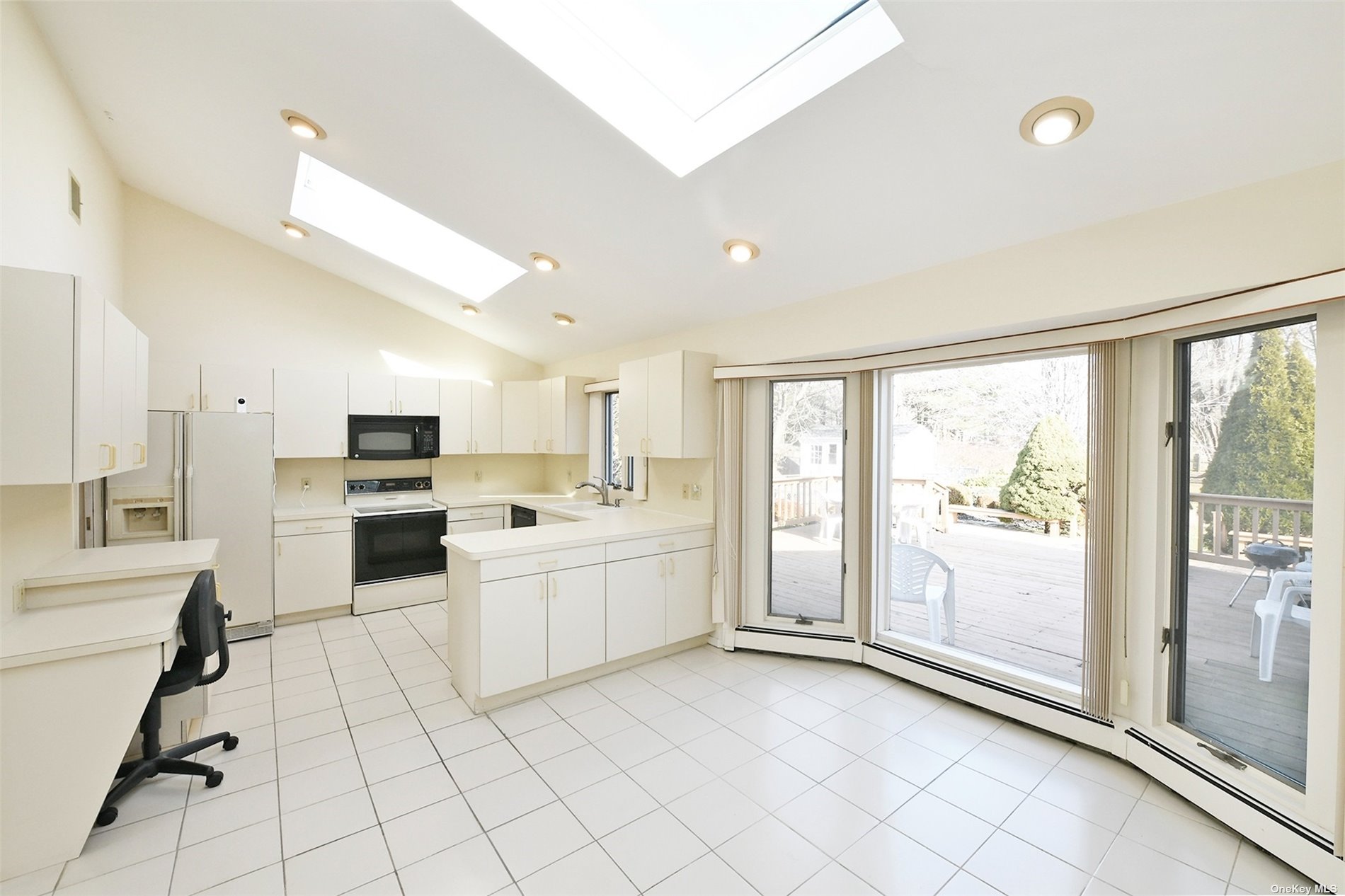 Photo 8 of 32 of 5 Threepence Drive house