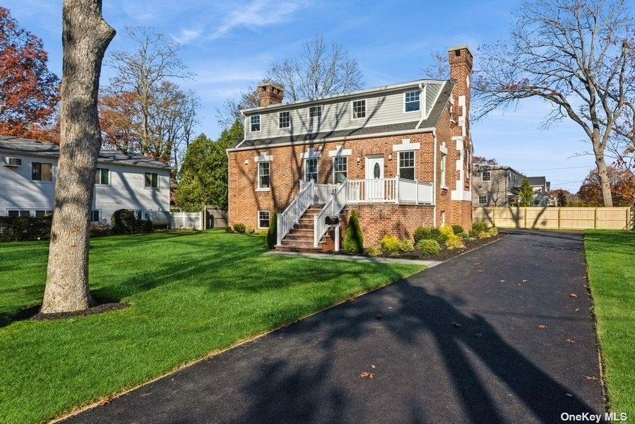 605 Muncey Road, West Islip, New York image 3