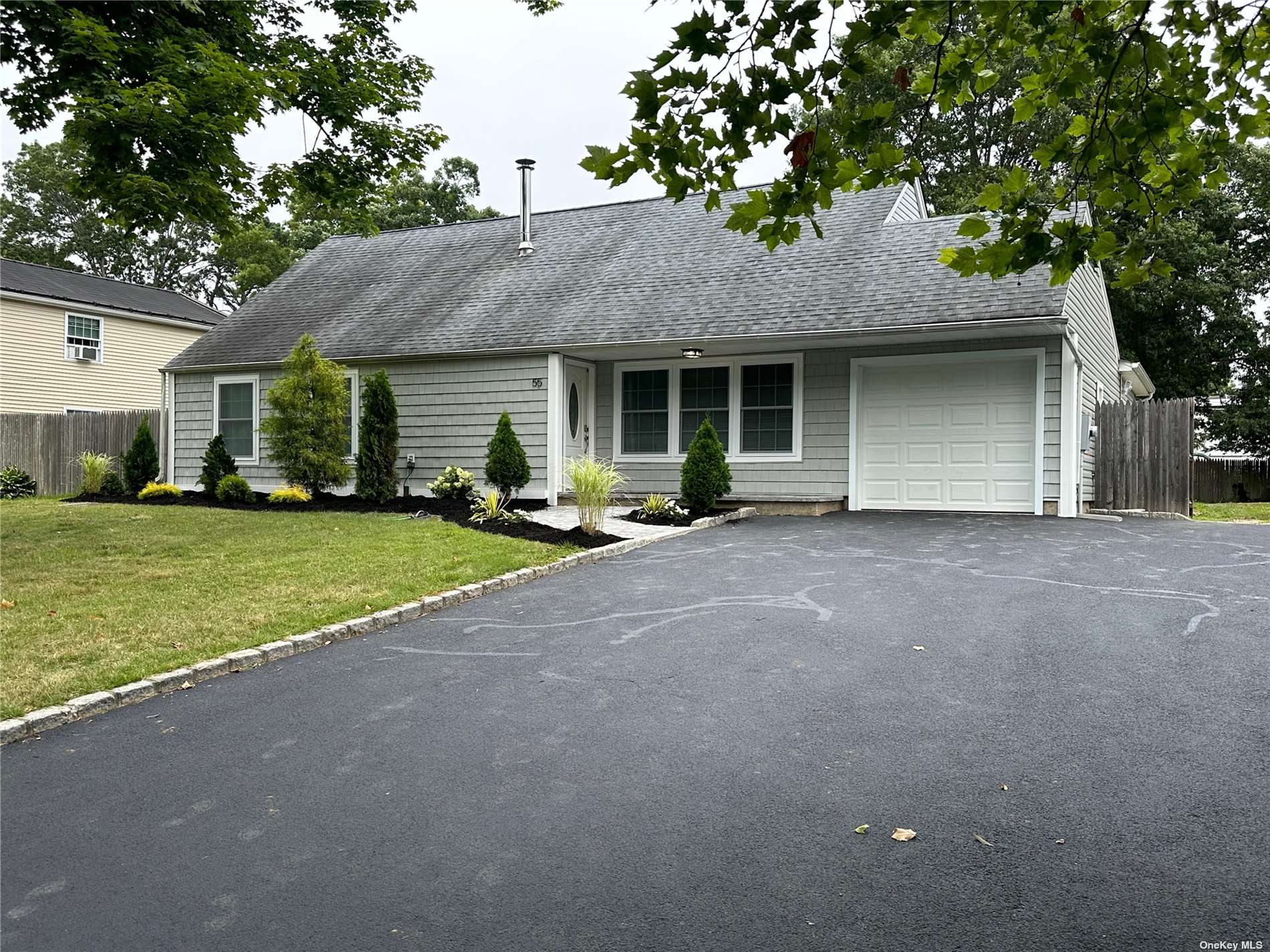 55 Matsunaye Drive, Medford, New York image 1