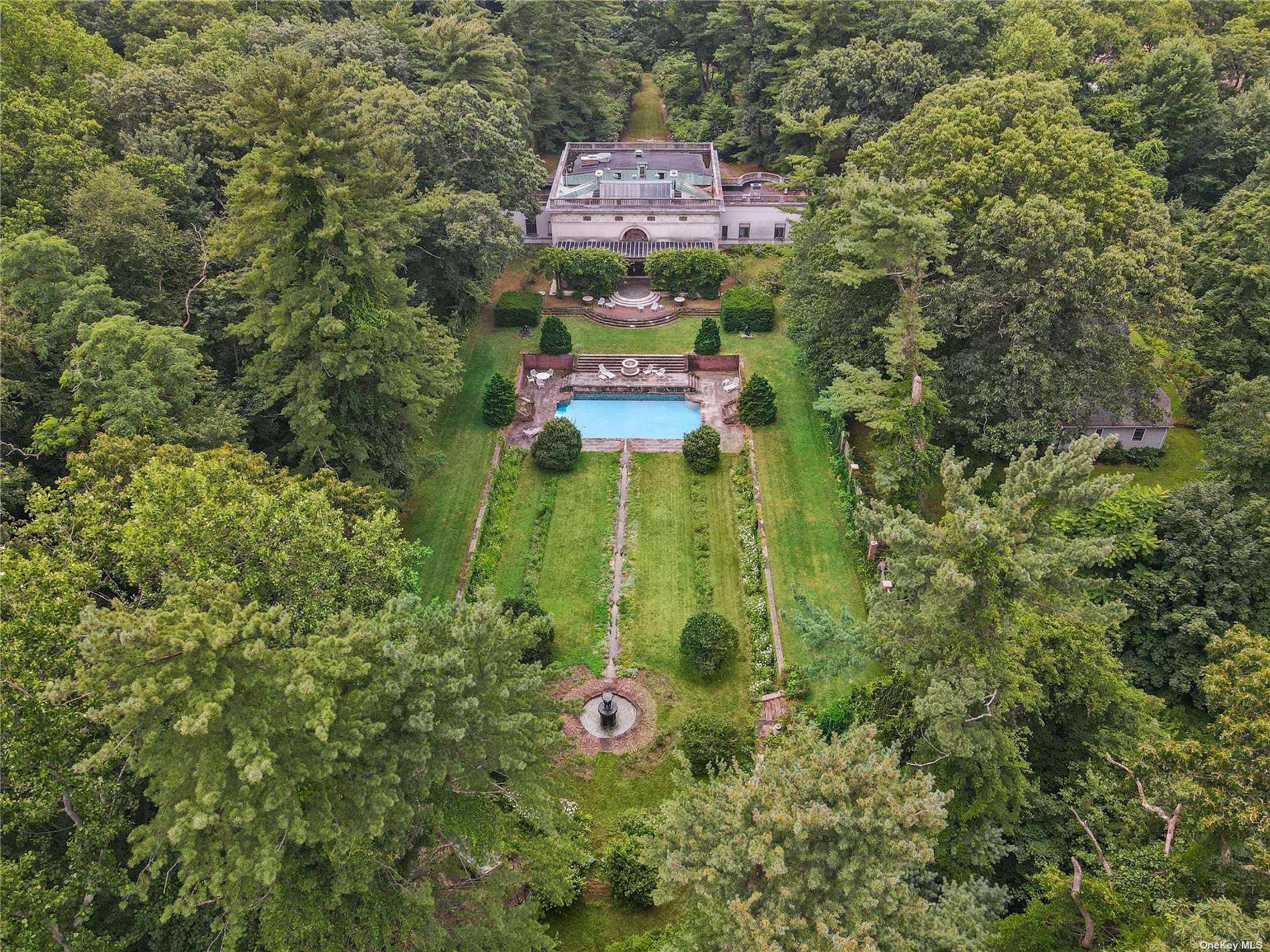 - Wheatley Road, Old Westbury, New York image 1