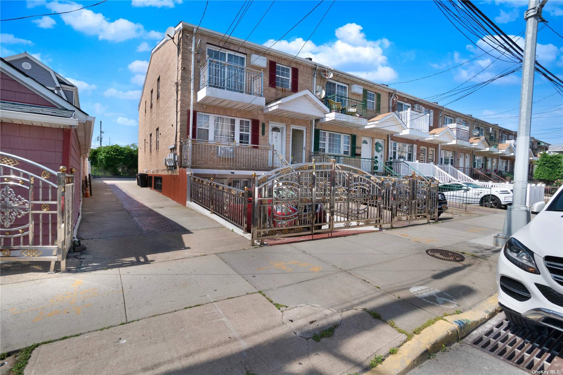 Property for Sale at 10934 Rockaway Beach Boulevard, Rockaway Park, Queens, NY - Bedrooms: 8 
Bathrooms: 6 
Rooms: 18  - $1,175,000