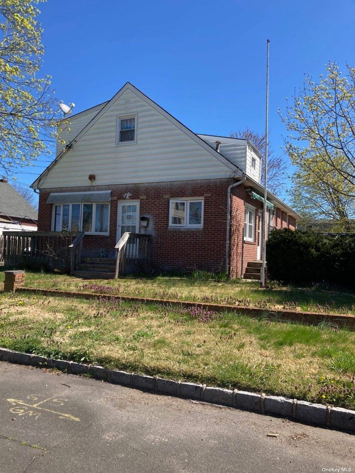 180 N 7th Street, Lindenhurst, New York image 2