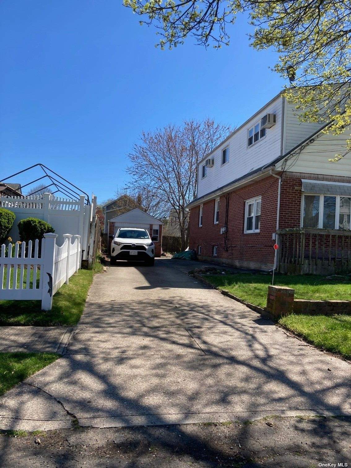 180 N 7th Street, Lindenhurst, New York image 13