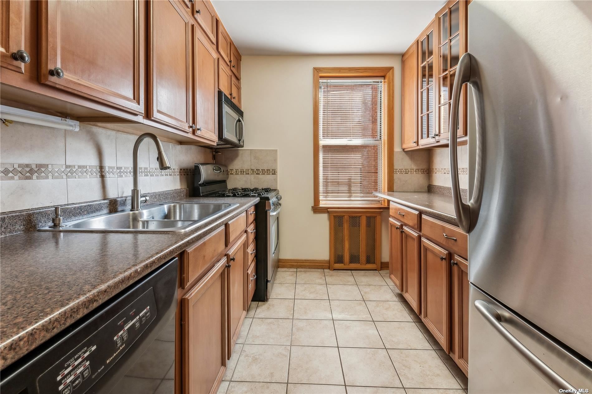 Property for Sale at Yellowstone Boulevard B1, Forest Hills, Queens, NY - Bedrooms: 2 
Bathrooms: 1 
Rooms: 4  - $315,000