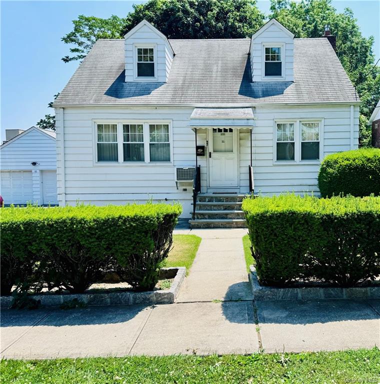 Property for Sale at 16 New Avenue, Yonkers, New York - Bedrooms: 2 
Bathrooms: 3 
Rooms: 7  - $649,000