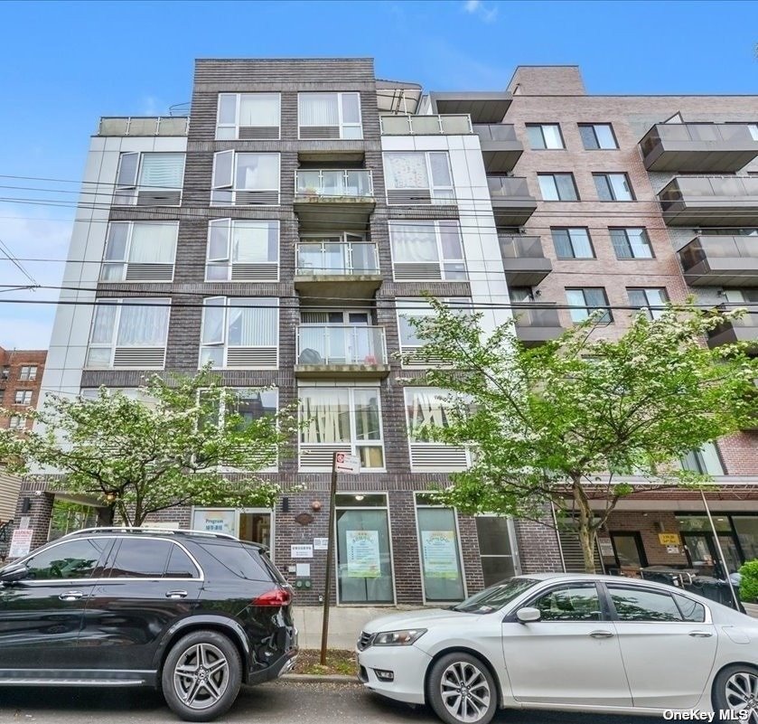 13930 34 Avenue 4C, Flushing, Queens, NY - 1 Bedrooms  
1 Bathrooms  
4 Rooms - 