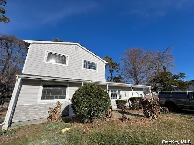 23 Julie Crescent, Central Islip, New York image 3