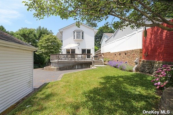 18 Knoll Place, Glen Cove, New York image 1