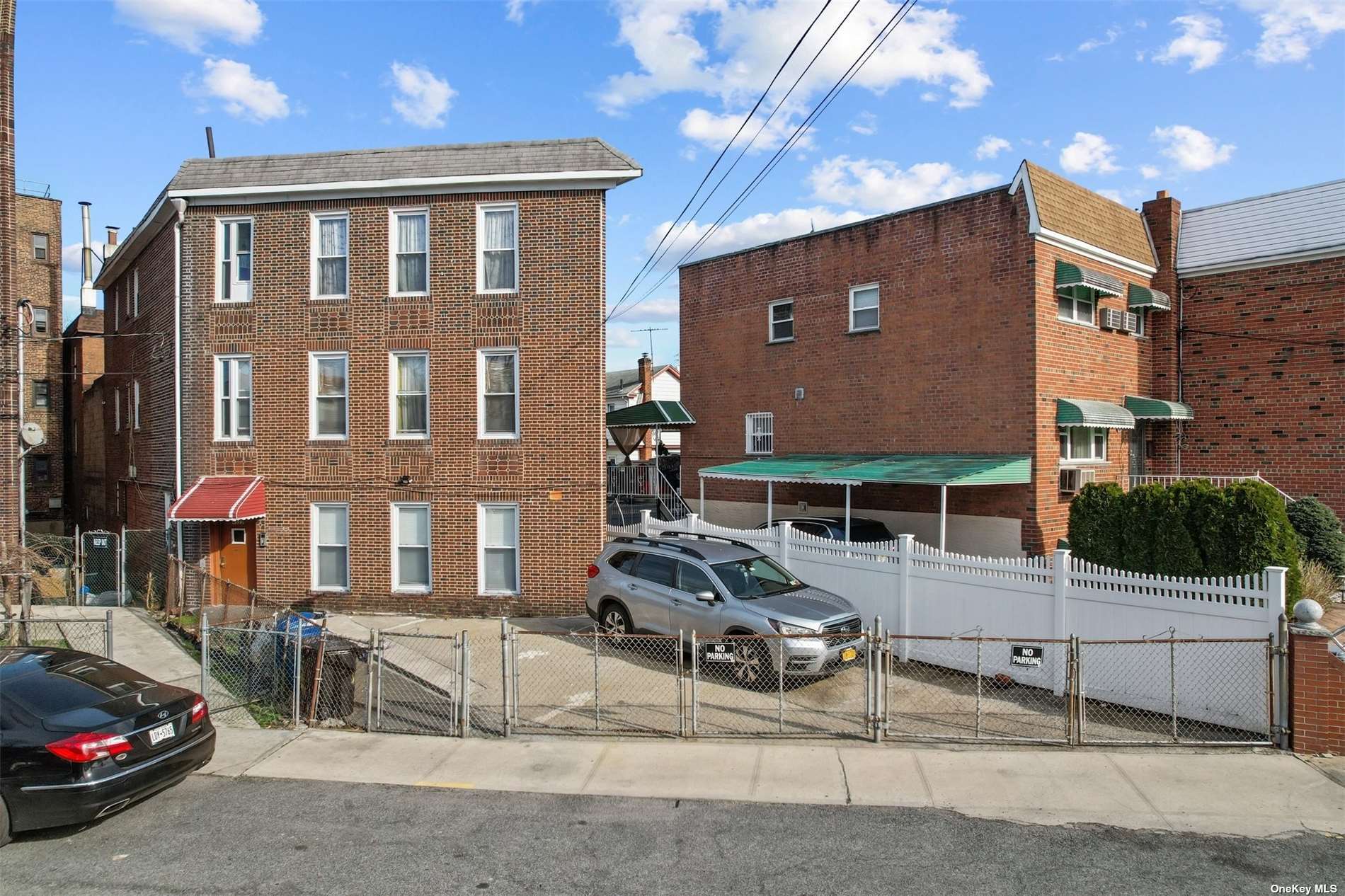 Property for Sale at 4522 Barnes Avenue, Bronx, New York - Bedrooms: 7 
Bathrooms: 5 
Rooms: 20  - $974,999