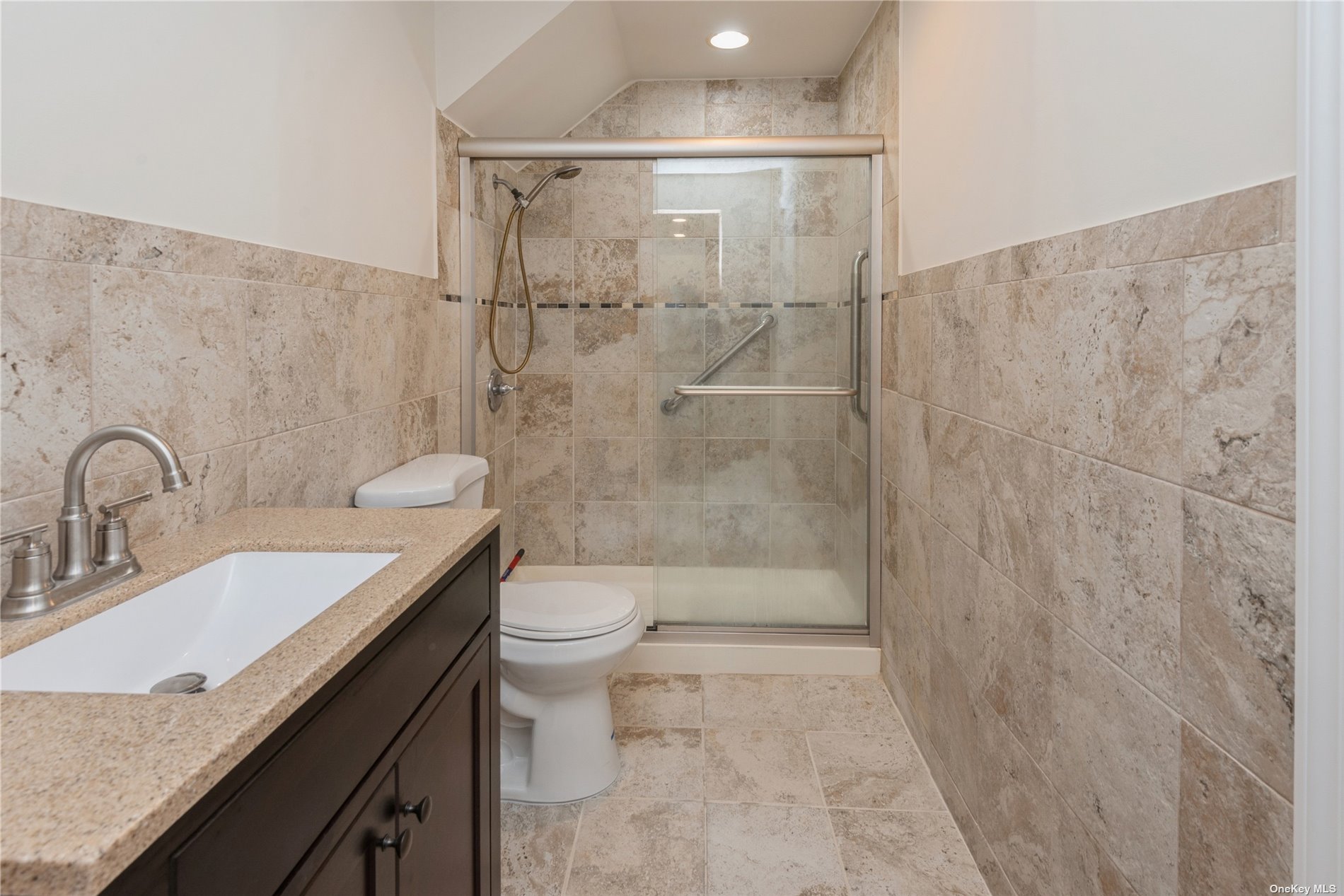 Photo 11 of 20 of 332 S 8th Street house