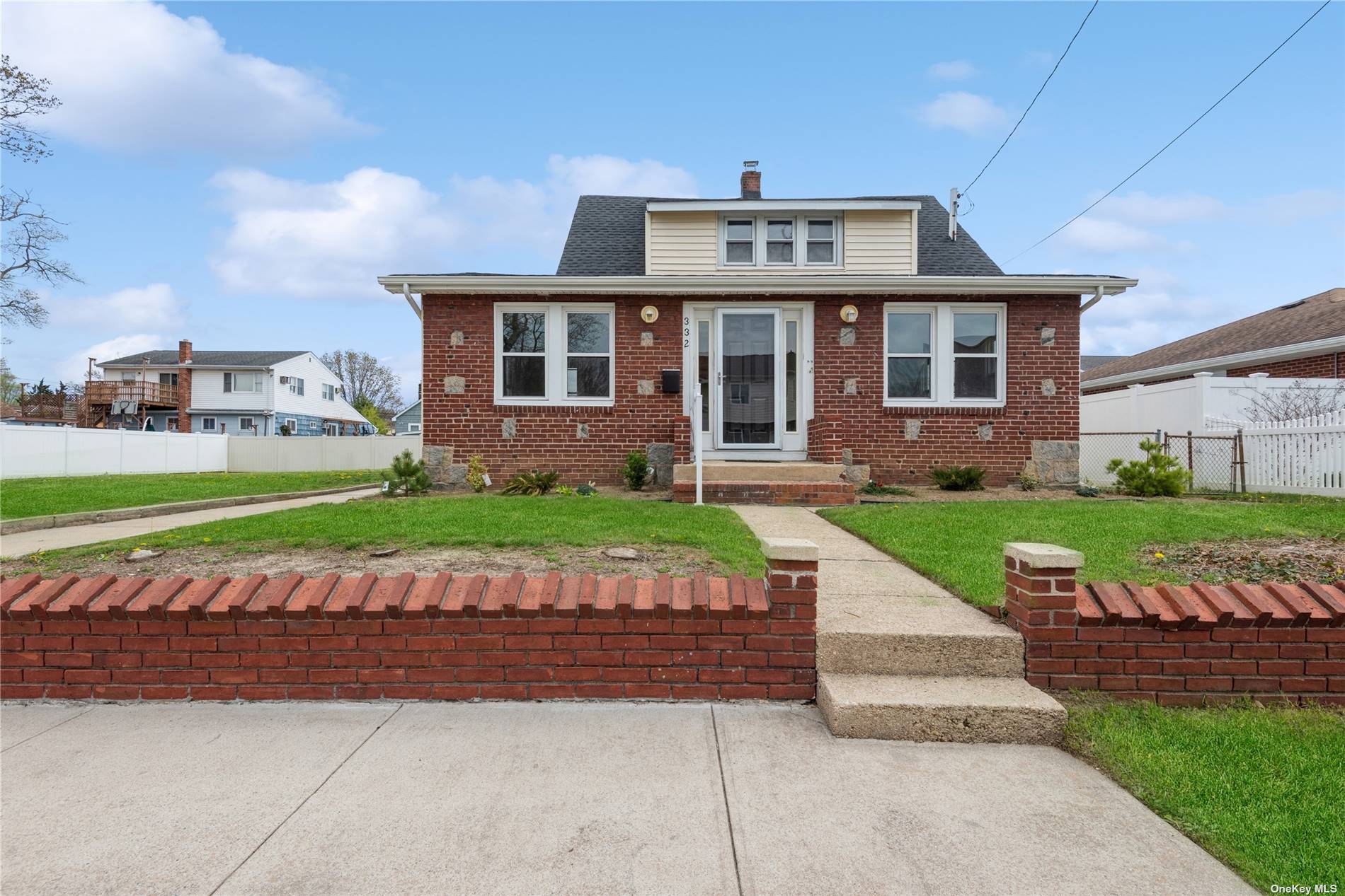 Photo 1 of 20 of 332 S 8th Street house