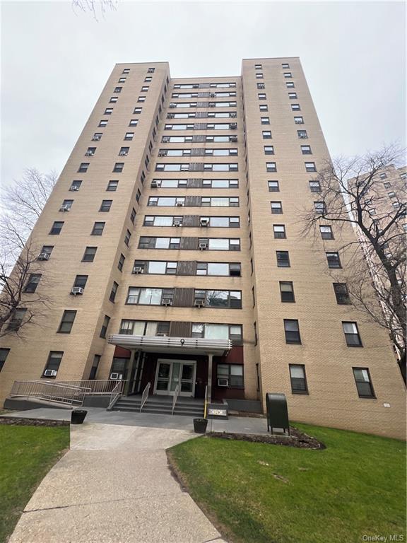 Property for Sale at 9 Fordham Oval 9C, Bronx, New York - Bedrooms: 2 
Bathrooms: 2 
Rooms: 4  - $280,000