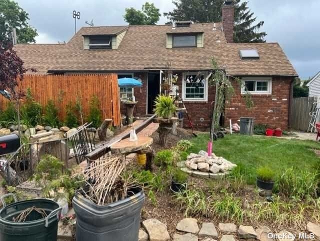 Photo 1 of 21 of 1061 Pulaski Road house