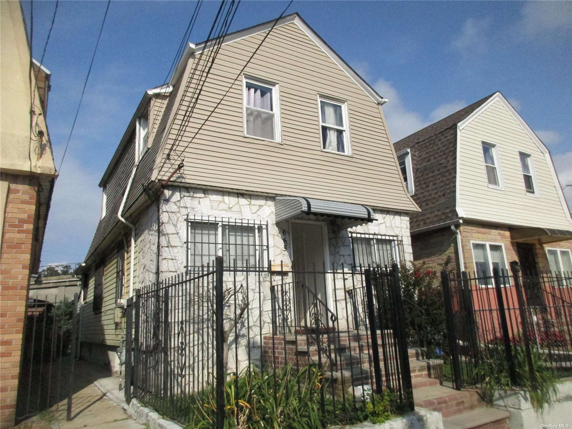 665 Nasby Place, Far Rockaway, Queens, NY - 5 Bedrooms  
3 Bathrooms  
7 Rooms - 